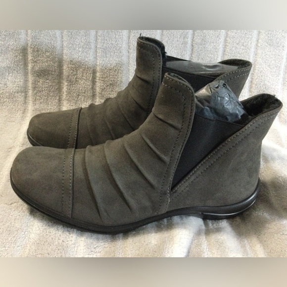 Romika Gray Suede Ankle Boots EU 37 US 6 to 6.5 - Picture 1 of 12